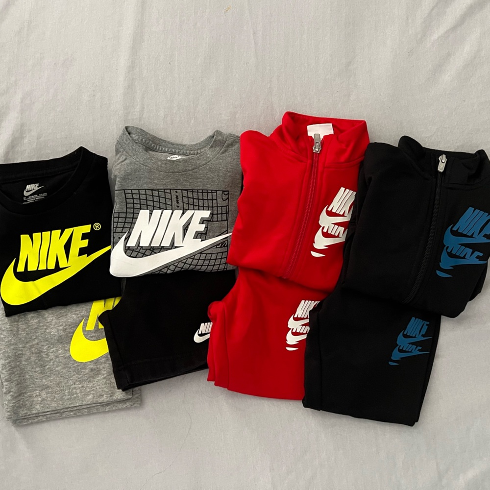 Bundle of 4 nike sets